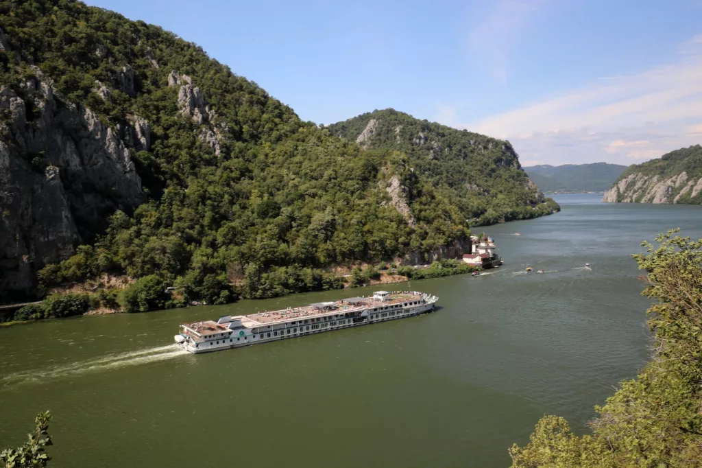 The Riverside Mozart sailing a European river